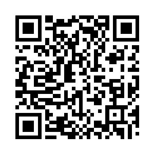 习惯性的美滋滋脸红着摸摸脖子上的粉纱巾二维码生成