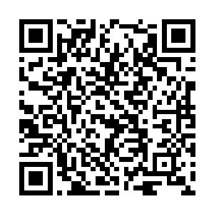 书桌上所有的签字笔和圆珠笔就化作最细碎的零件二维码生成