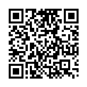 二人见到这洞内的石壁上散落着零星的白骨二维码生成