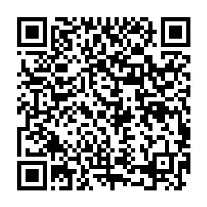 二来让观众无法发现原来就在他们的眼前那些随意凌乱摆放的箱子当中二维码生成