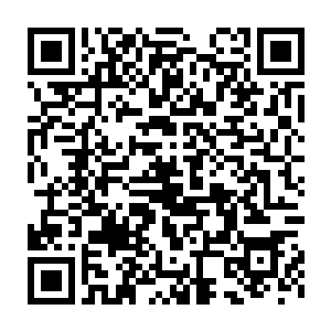 于是动用父亲的力量――肖菲菲的父亲是龙城官场上响当当的人物二维码生成