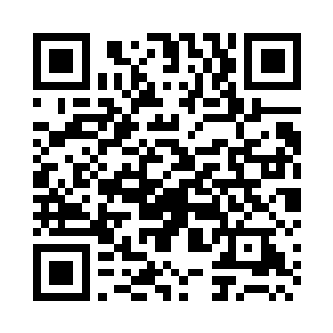 于是另一只手从衣袋中取出了手机二维码生成