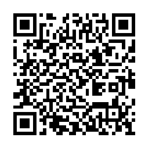 于是在城外的霸王军人马很快就陆续地撤退起来二维码生成