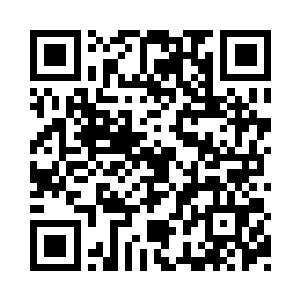 于是边帮我轻轻掰开孩子的手边柔声地喊道二维码生成