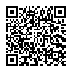 于是还特意把家里最贵的灯泡从它原来的位置拆下来安了上去二维码生成