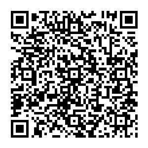 于是那口茶水就洒在马悦银色的职业套装上了――就连参加宴会马悦也仍然是一幅精英白领的装扮二维码生成