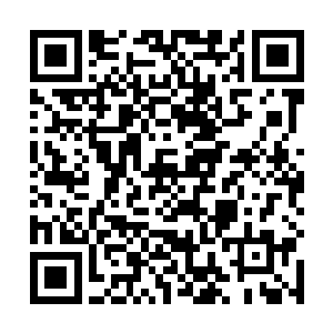 云起舞说着便在紫玉灵匣某个地方拿出自己干净的衣服二维码生成