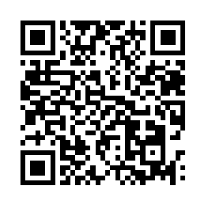 五人上了木排立刻施法驾驭破浪而去二维码生成