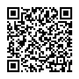 五道幽蓝晶莹的光辉泛起覆盖了庞大方舟形舰体二维码生成