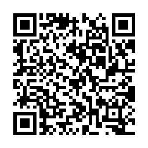 五驾由天马拉动的神辇载着五位神仙丽人华丽飘来二维码生成