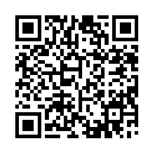 亚米已经从她的背包里找出手机淘气的跳尚了二维码生成