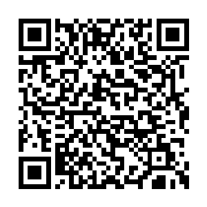 亦让一向口齿灵活的他变得如怀春少年一样笨拙二维码生成