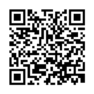 亲自抓起一把警用冲锋枪将身体闪出窗外二维码生成