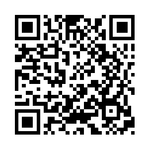 人事拿了两套别人离职后留下的衬衫西裤给我二维码生成