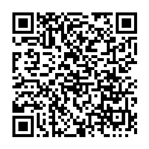 人们都可以看到克里斯托弗有些白眼地看向了前女友和好友的方向二维码生成