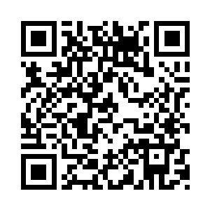 人类的战斗机和外星人小型战斗机混战在一起二维码生成