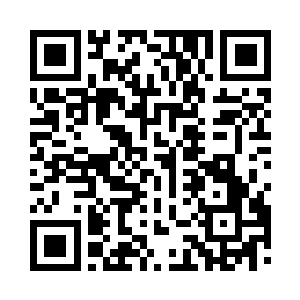 人群中很快就有人从战斗服看出了他们的身份二维码生成