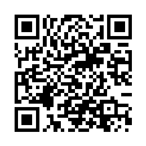 仅有的两三户孤零零的瓦房和远处的街道一比二维码生成