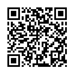 仅用两手前臂的护甲就顶住了利刃的攻击二维码生成