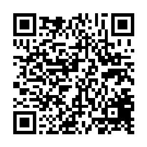 今晚我无意间发现监视我的那两辆轿车竟然消失了二维码生成