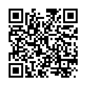 从一巨石后面扭动着身体缓慢出来二维码生成