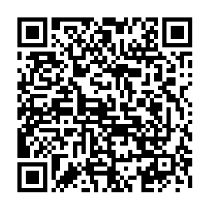 从上面细小花纹的雕刻到上面缀着的流珠都无一不显示着制作人的心思和巧妙二维码生成