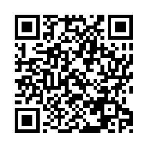 从下方的回旋水涡中赫然回升起一股水柱骇浪二维码生成
