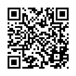 从两侧向着归一大神和独角兽挥去二维码生成