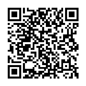 从两侧绕过去用力的印在了鬼重瞳子的天门心上二维码生成