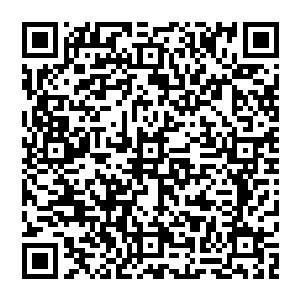 从他可以召唤头盔这个细节大致可以肯定东皇大帝已经可以在一定程度上使用他已经得到的神铠了二维码生成