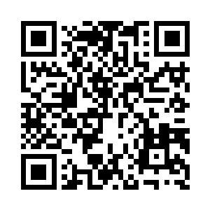 从他的西装口袋里摸出一个钢制的小瓶子二维码生成
