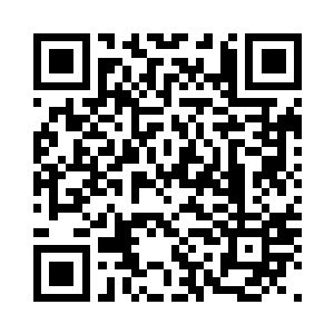 从其中祭出一张无比巨大的方天画戟二维码生成