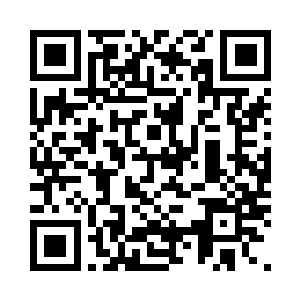 从内衣里面取出一个封装完整的木盒二维码生成