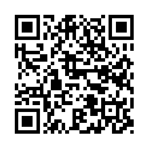从周围那七八个观众的表情就能感觉得到二维码生成