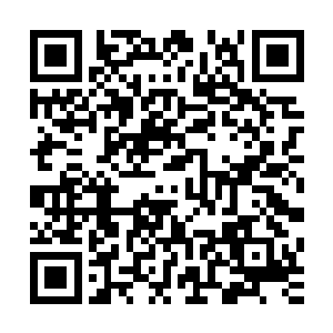 从土到不能再土的宅女变成了一个又漂亮身材又好的时尚少女二维码生成