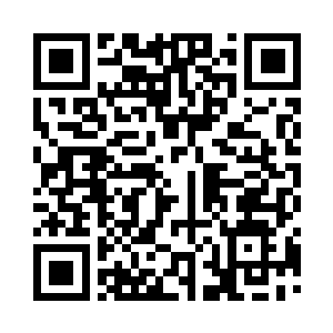 从夏菲的护士服口袋里翻出一个口罩来戴上二维码生成