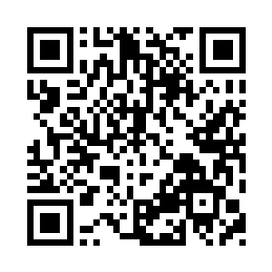 从帐篷里拖了一张地席出来在他身边坐下二维码生成