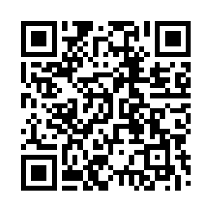 从怀中取出一块拇指大小的奇异水晶二维码生成