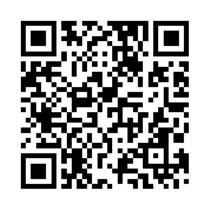 从桌子上已经抽出一根羊毫笔蘸了墨二维码生成