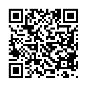 从眉心的位置冲涌而出的斑斓浅色二维码生成