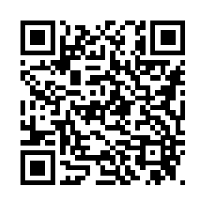 从紫金仙葫中倒出一颗黑漆漆的丹药二维码生成