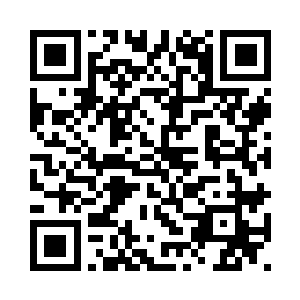 从轻薄的烟雾里淡淡地看了他一眼二维码生成