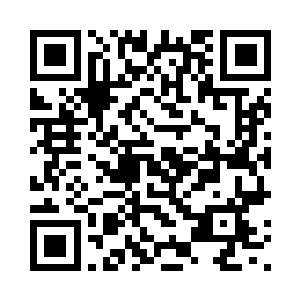 从远处未经开垦的荒地上纵马归来二维码生成