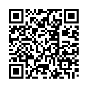 从那几个人叠成的椅子上走了下来二维码生成