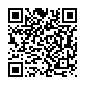 从里面拿出了一套内衣和一套睡衣二维码生成