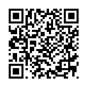 从门外就看到了公司里面仓库面前二维码生成