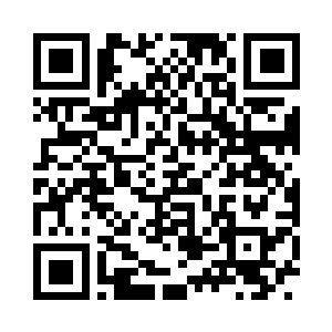 仔细地看着照片里他的每一个表情和动作二维码生成