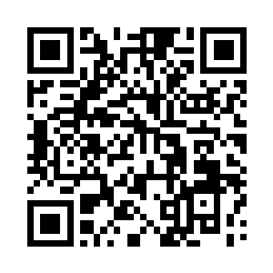 他一只手闪电般的插入那人的上衣口袋中二维码生成