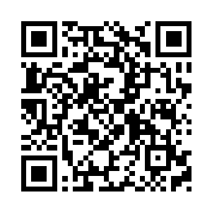 他一边说一边伸出手去往章远身前虚扶了一把二维码生成