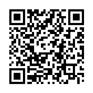 他一边说话一边换了一个更舒服的姿势二维码生成